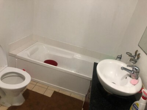Master bedroom for rent