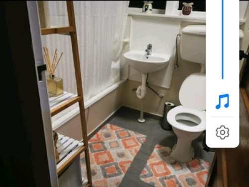 2 bed room available for hosting