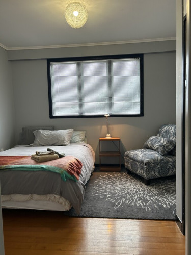Single Bed by the Pool & Beach - Gallery - 4