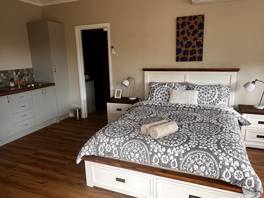 Cockatoo(Single Bed) - 1