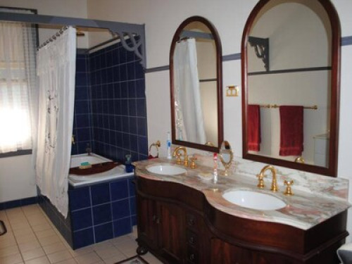 Henty Homestay