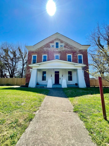 Serene Home With Relaxing Neighborhood Nearby Cane Run Missionary Baptist Church