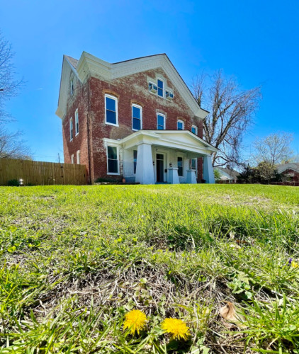 Serene Home With Relaxing Neighborhood Nearby Cane Run Missionary Baptist Church
