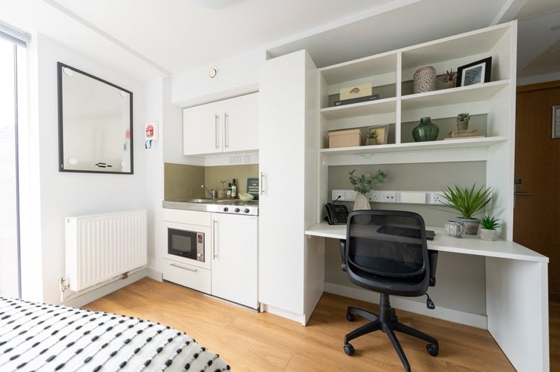  Bronze Classic Plus  -  Portchester House  - Gallery -  2