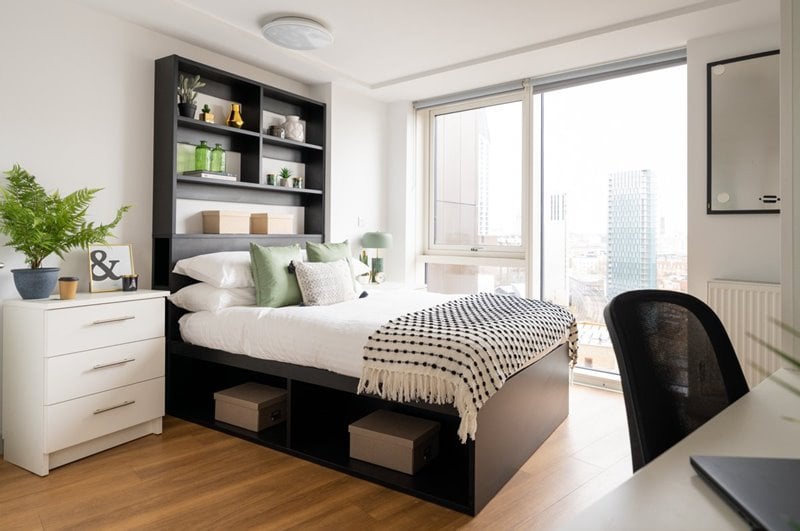  Bronze Classic Plus  -  Portchester House  - Gallery -  3