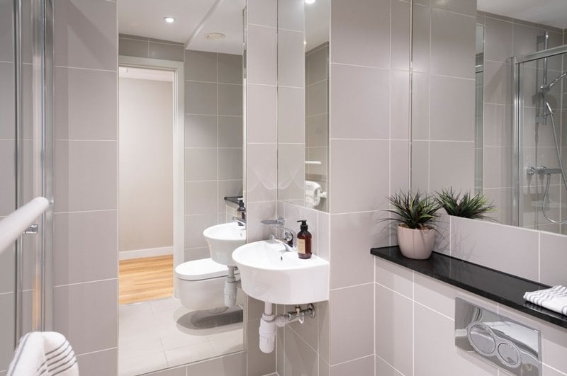  Gold Deluxe  -  Portchester House  - Gallery -  6