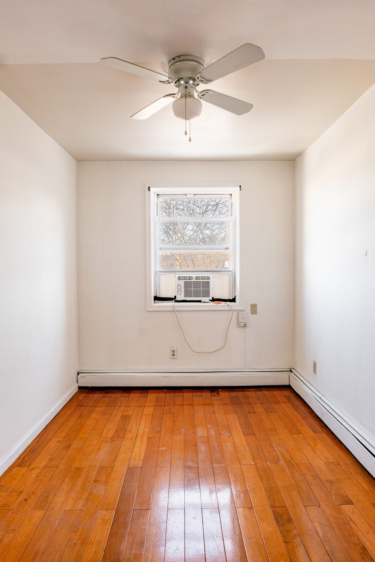  #1822: Fort Greene - Queen Bedroom B W/ Private Bathroom  -  #1822: Fort Greene  - Gallery -  8