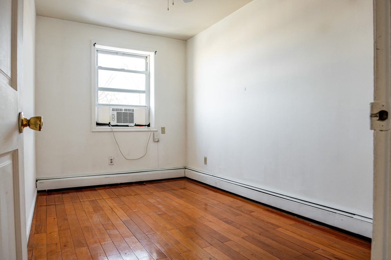 #1822: Fort Greene - Queen Bedroom B W/ Private Bathroom - #1822: Fort Greene - Gallery - 1