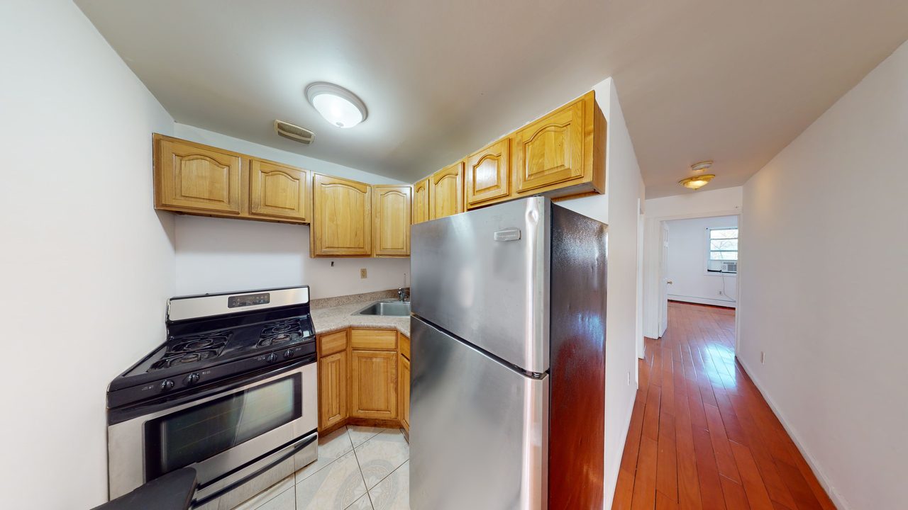  #1822: Fort Greene - Queen Bedroom B W/ Private Bathroom  -  #1822: Fort Greene  - Gallery -  4
