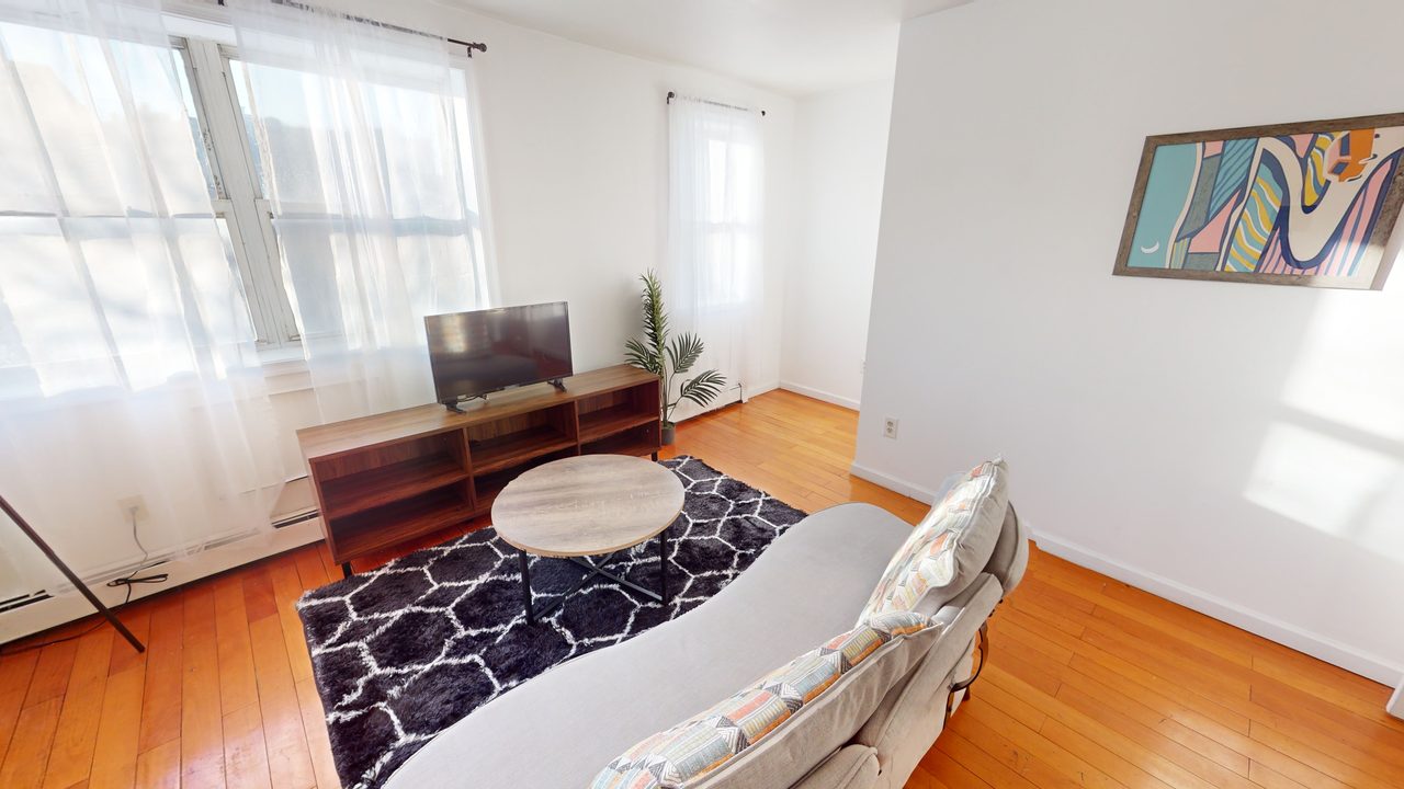 #1822: Fort Greene - Queen Bedroom B W/ Private Bathroom  -  #1822: Fort Greene  - Gallery -  6