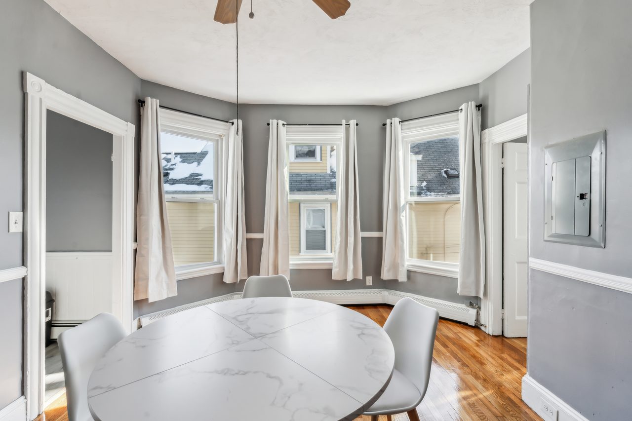 #1815: Somerville - Queen Bedroom D - 4