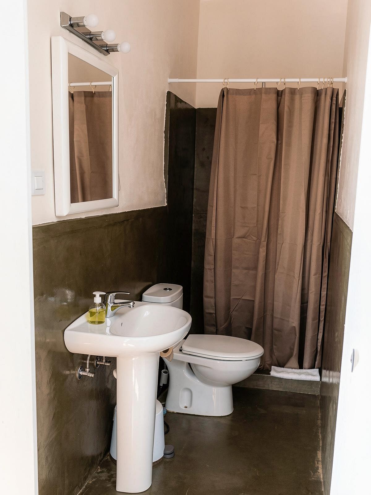 Private Premium Double - Vibrant Coastal Coliving in Historic Tarifa Old Town with Rooftop Terrace and Community Events - Gallery - 30