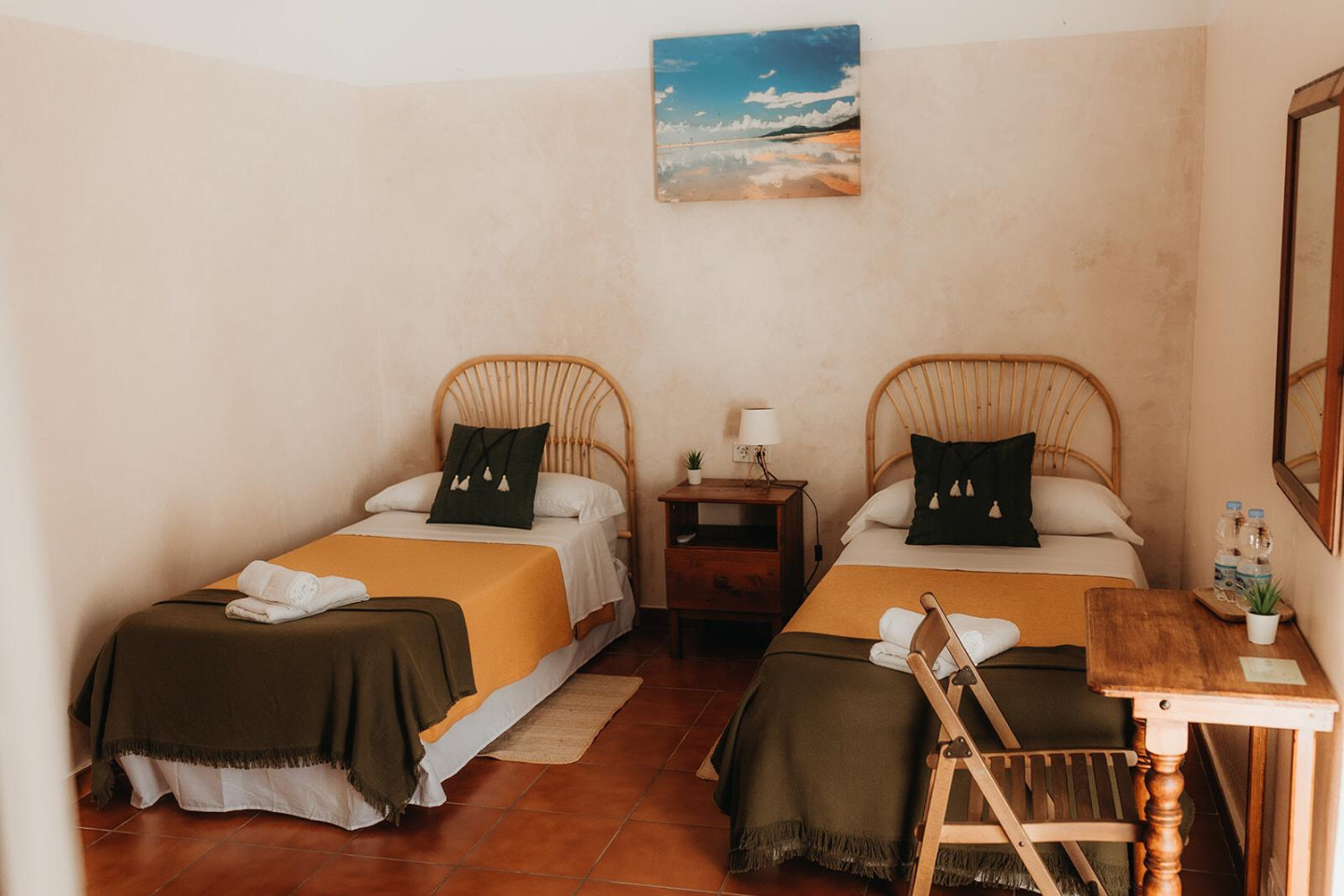 Private Premium Double - Vibrant Coastal Coliving in Historic Tarifa Old Town with Rooftop Terrace and Community Events - Gallery - 15