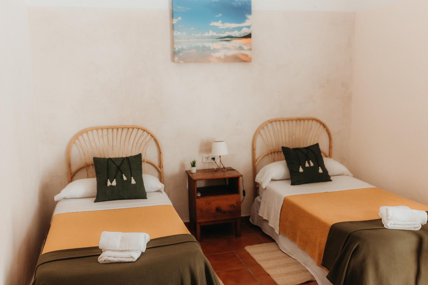 Private Premium Double - Vibrant Coastal Coliving in Historic Tarifa Old Town with Rooftop Terrace and Community Events - Gallery - 16