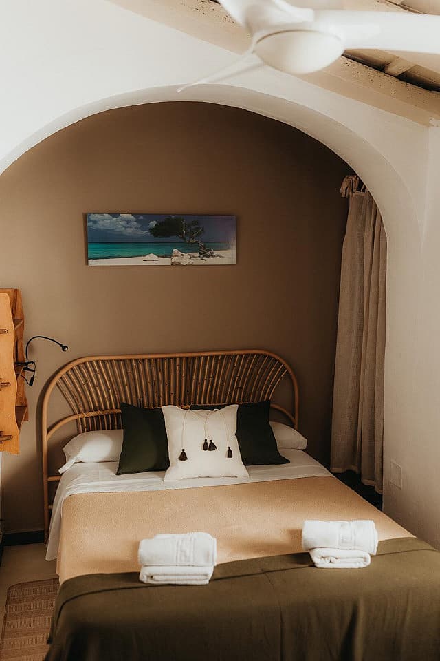 Private Superior Double - Vibrant Coastal Coliving in Historic Tarifa Old Town with Rooftop Terrace and Community Events - Gallery - 8