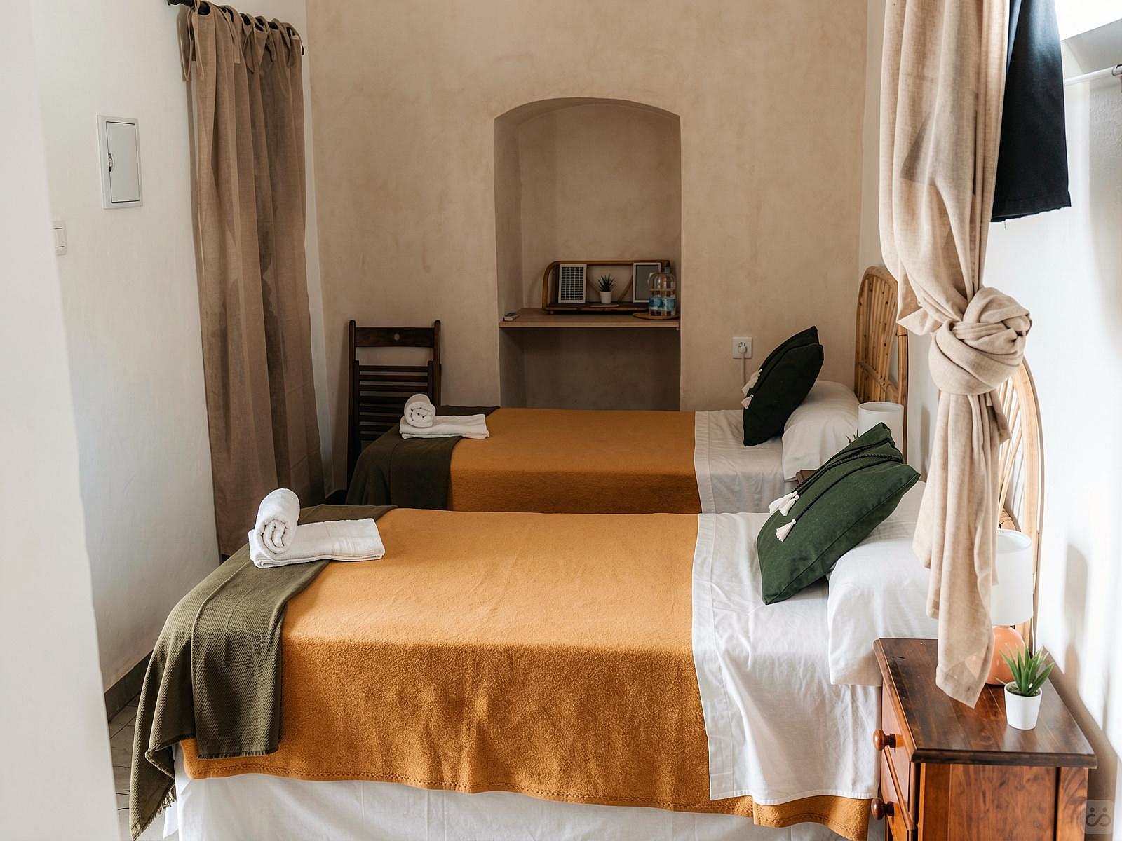 Private Normal Double - Vibrant Coastal Coliving in Historic Tarifa Old Town with Rooftop Terrace and Community Events - Gallery - 3