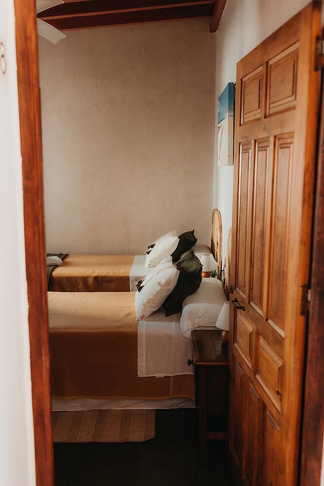 Normal Double Ensuite - Vibrant Coastal Coliving in Historic Tarifa Old Town with Rooftop Terrace and Community Events - Gallery - 9