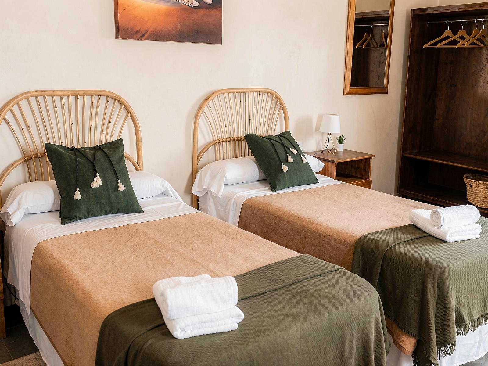 Normal Double Ensuite - Vibrant Coastal Coliving in Historic Tarifa Old Town with Rooftop Terrace and Community Events - Gallery - 3