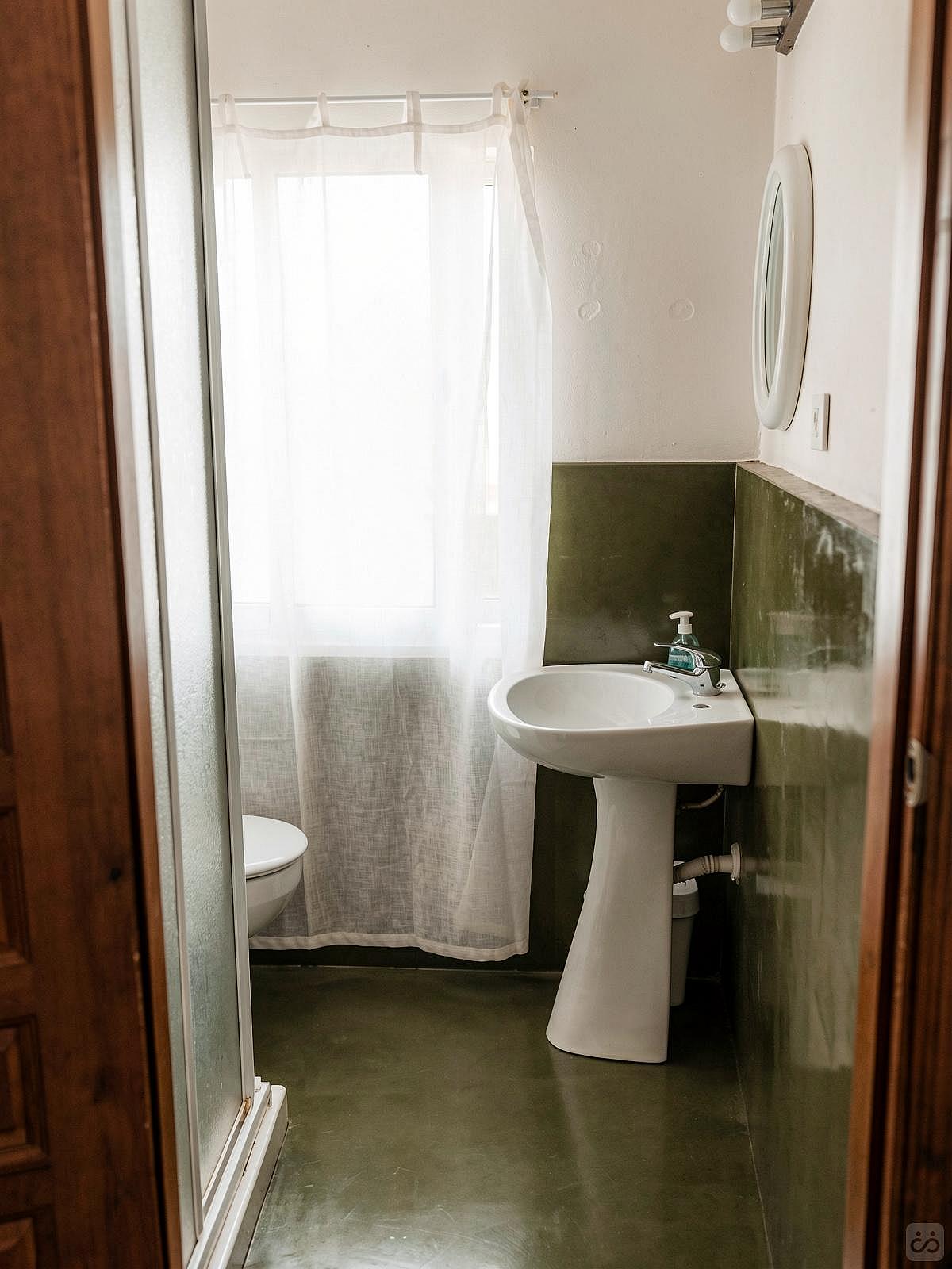 Normal Double Ensuite - Vibrant Coastal Coliving in Historic Tarifa Old Town with Rooftop Terrace and Community Events - Gallery - 2