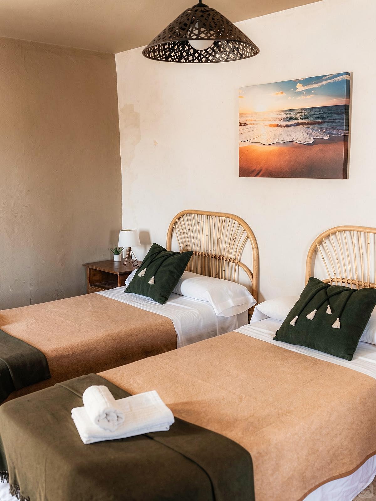 Normal Double Ensuite - Vibrant Coastal Coliving in Historic Tarifa Old Town with Rooftop Terrace and Community Events - Gallery - 4