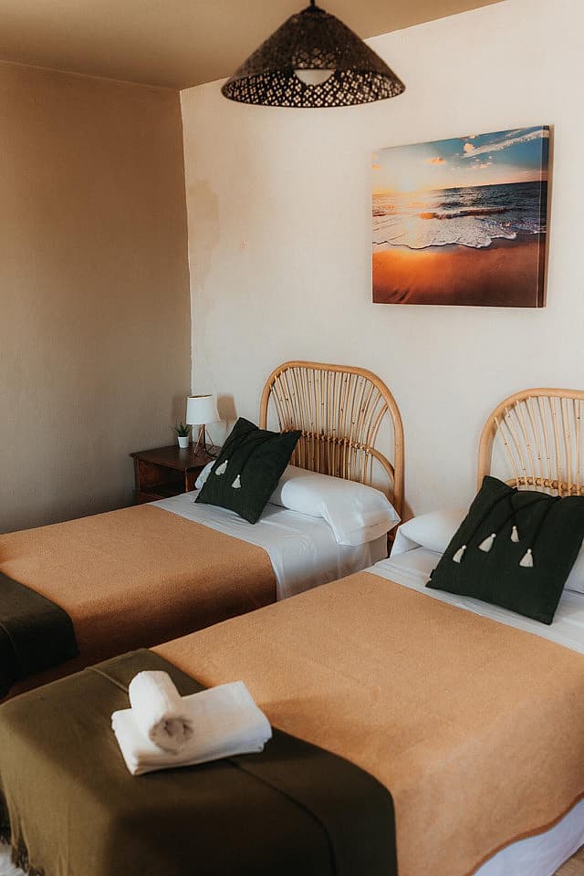 Normal Double Ensuite - Vibrant Coastal Coliving in Historic Tarifa Old Town with Rooftop Terrace and Community Events - Gallery - 8