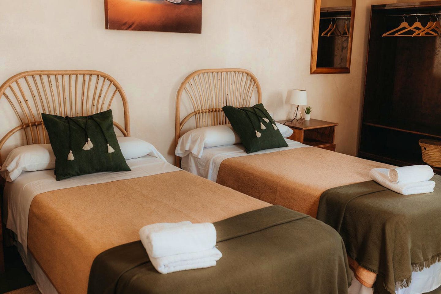 Normal Double Ensuite - Vibrant Coastal Coliving in Historic Tarifa Old Town with Rooftop Terrace and Community Events - Gallery - 14
