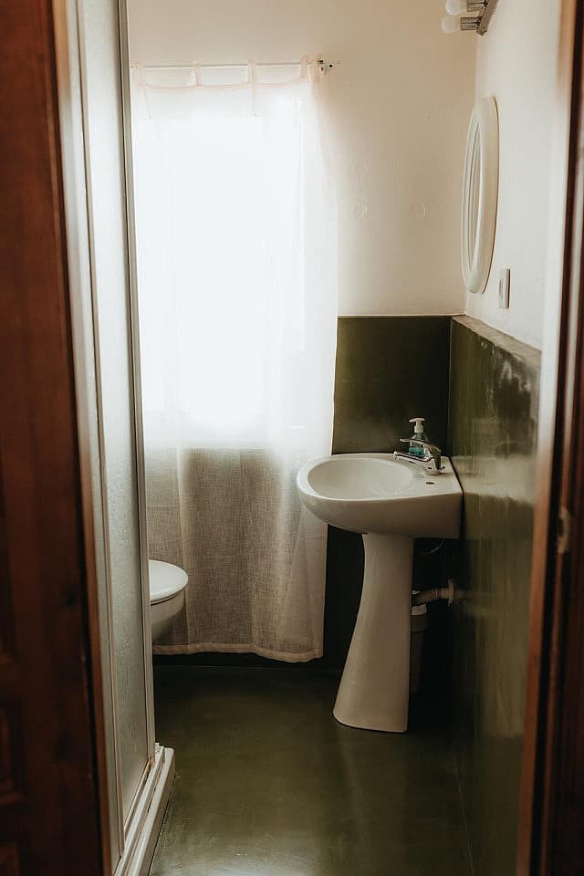 Normal Double Ensuite - Vibrant Coastal Coliving in Historic Tarifa Old Town with Rooftop Terrace and Community Events - Gallery - 6