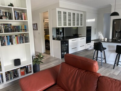 Jo Jo’s Private room & Ensuite