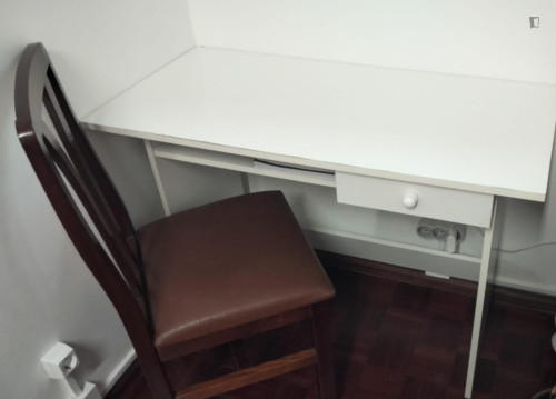 Exciting Double Bedroom with a balcony close to University of Coimbra - Gallery - 17