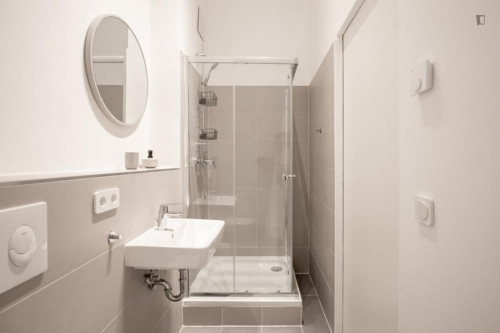 Stylish 2-bedroom flat in well-connected Berlin-Mitte