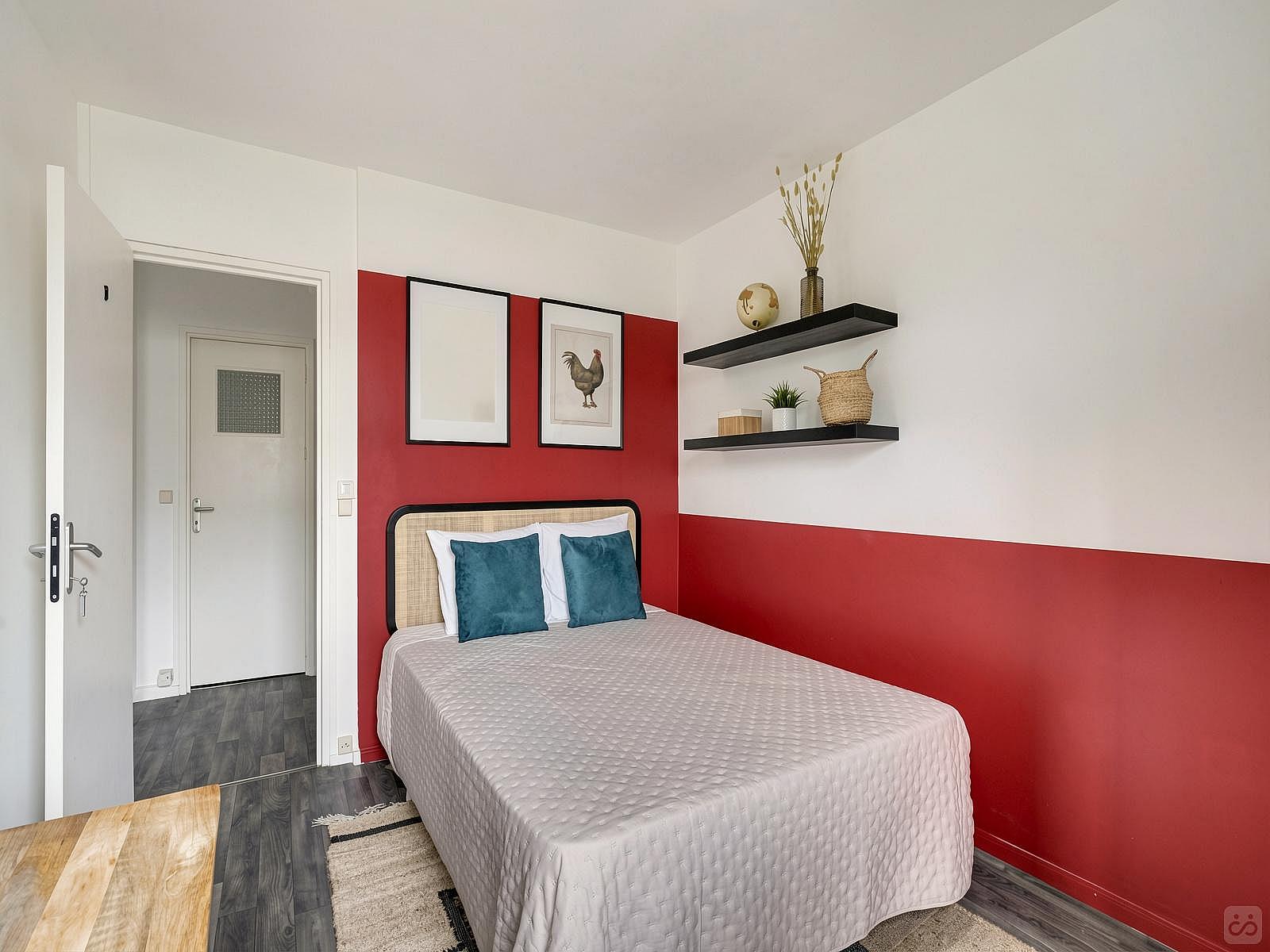 Minimalist 10m² Room - 6