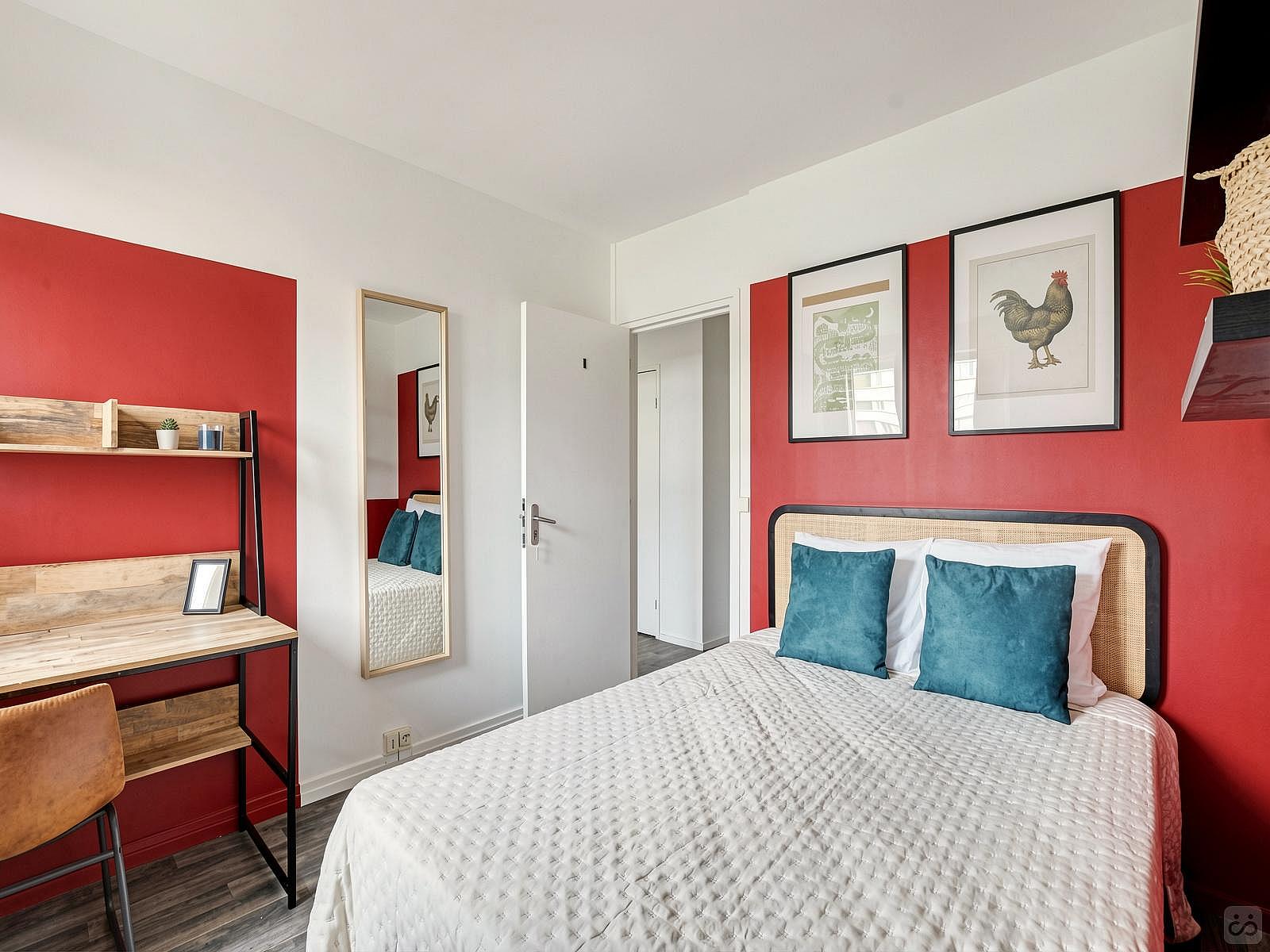 Minimalist 10m² Room - 8