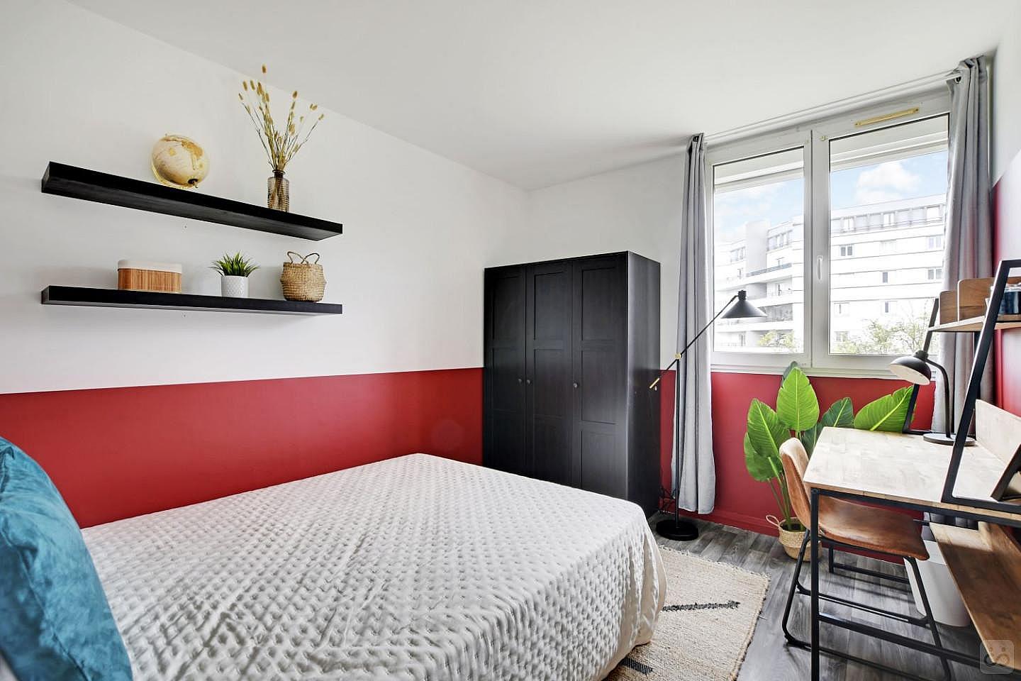 Minimalist 10m² Room - 11