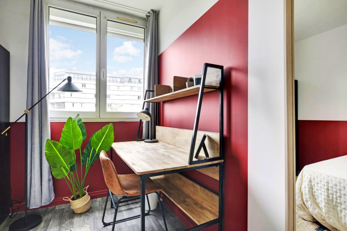 Minimalist 10m² Room - 4