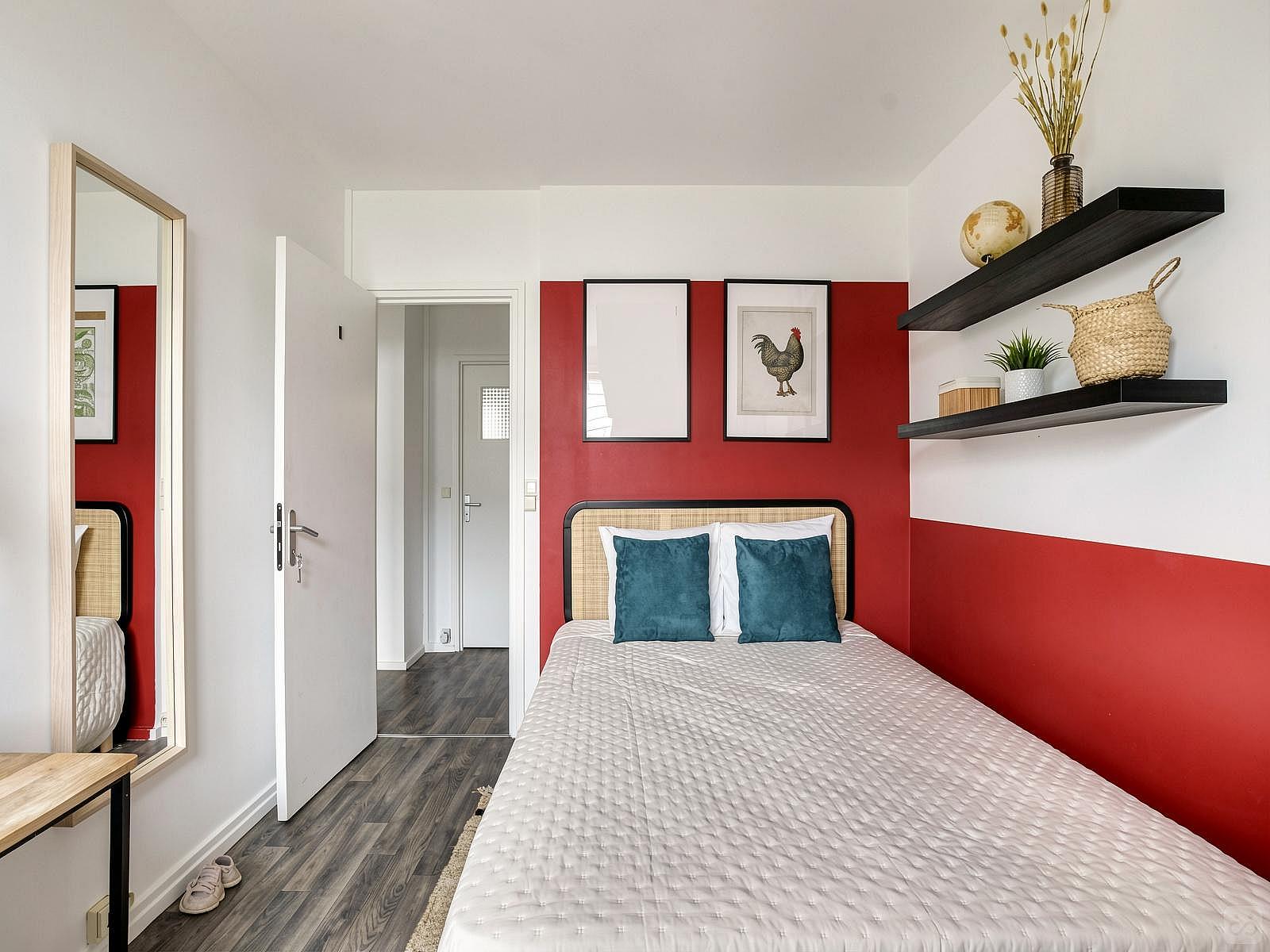 Minimalist 10m² Room - 10
