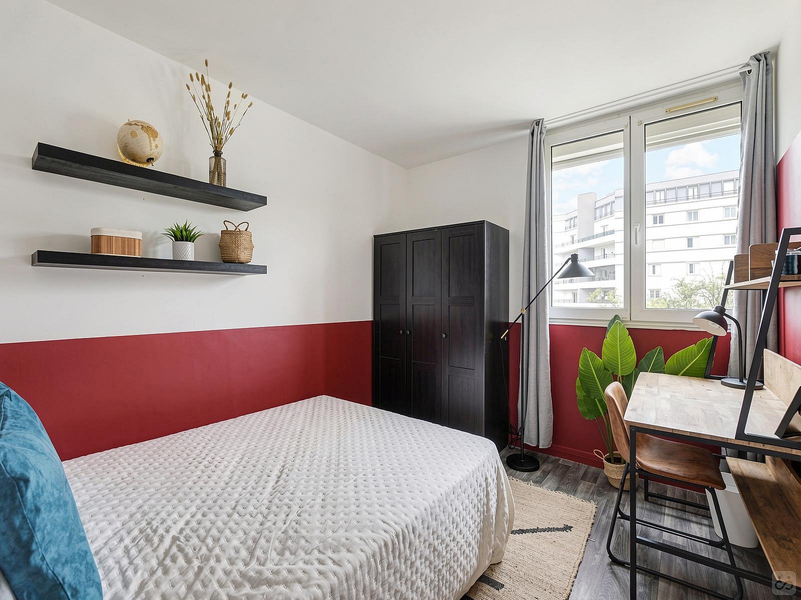 Minimalist 10m² Room - 7