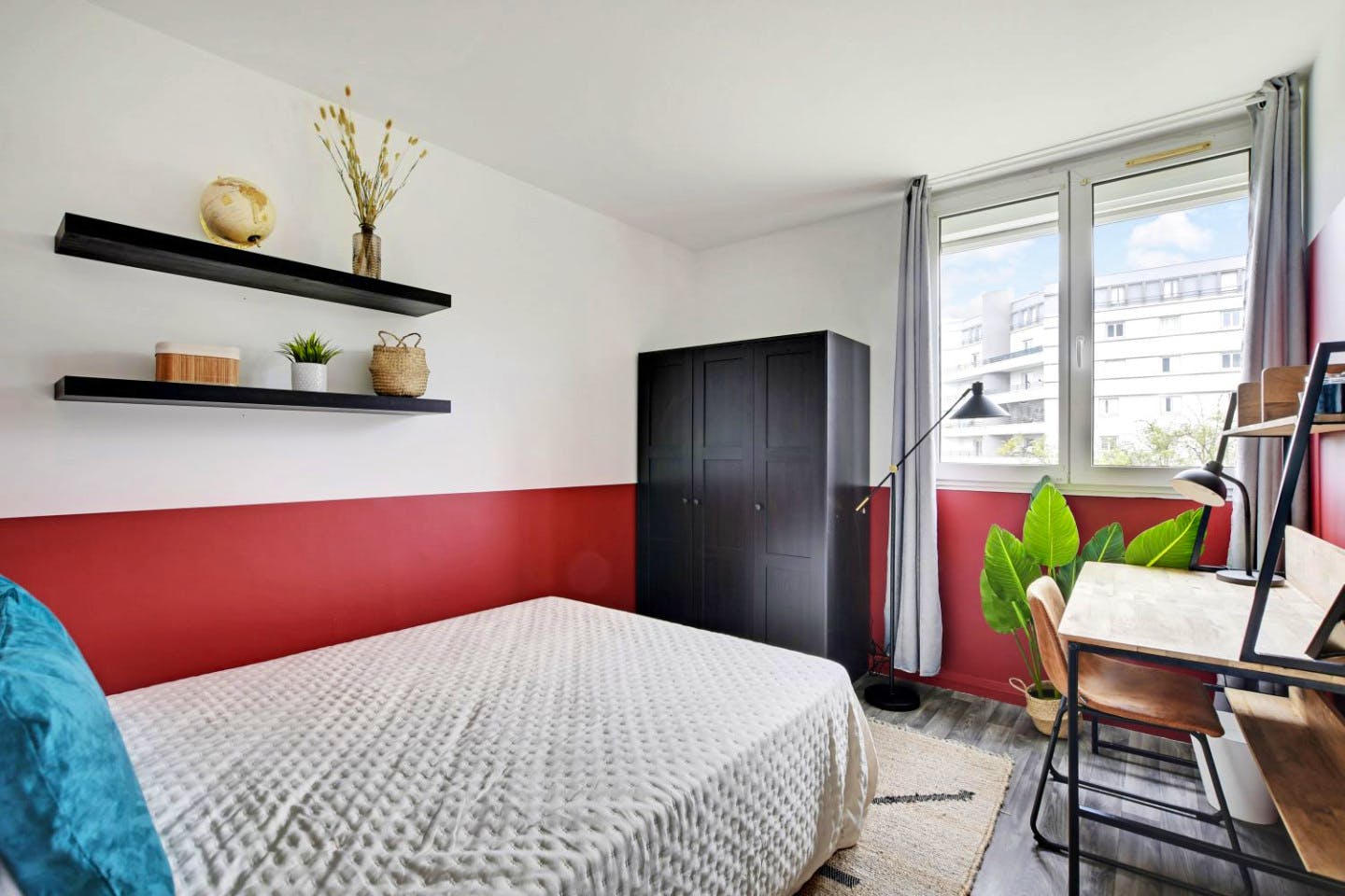 Minimalist 10m² Room - 2