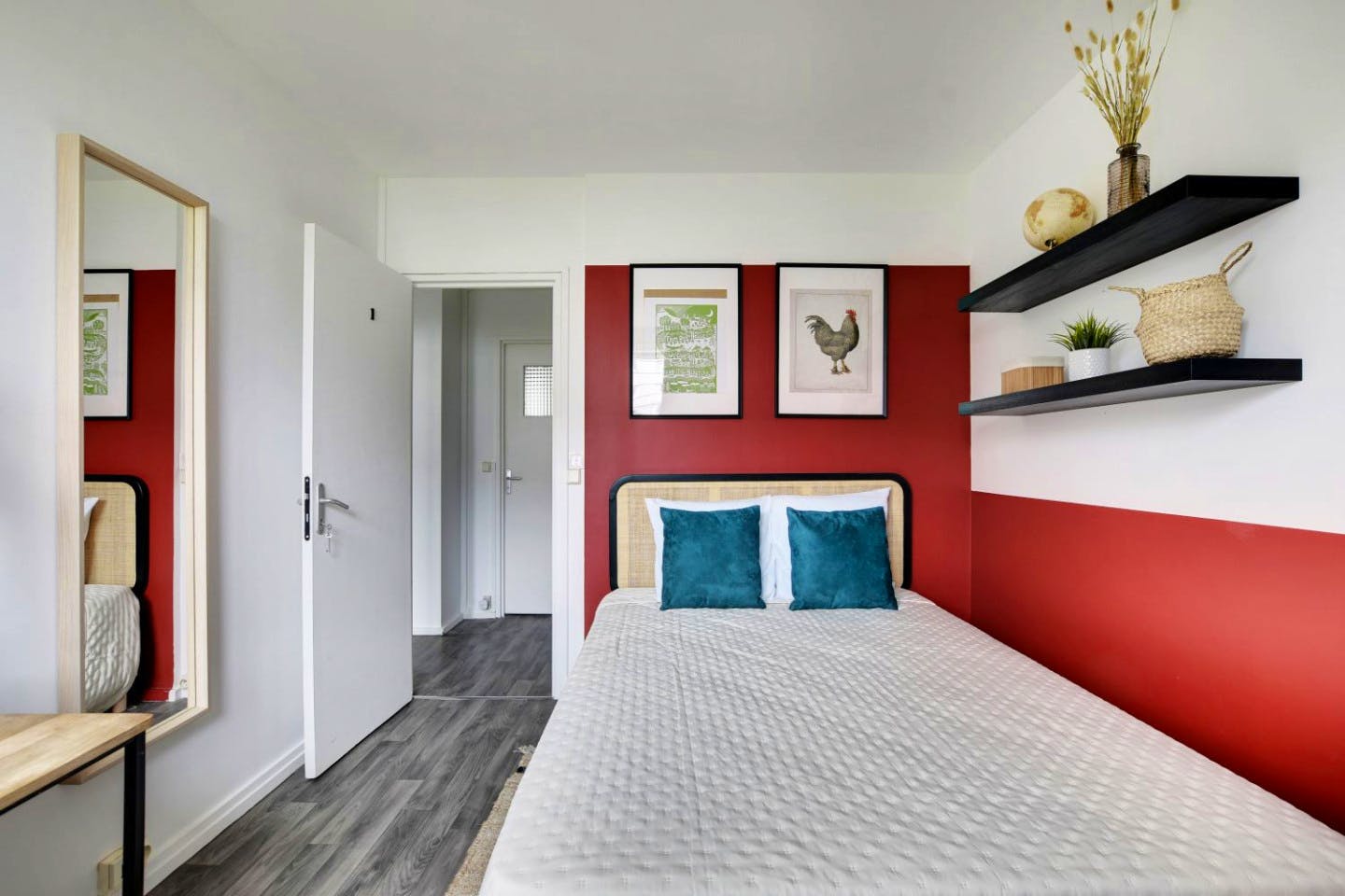 Minimalist 10m² Room - 5