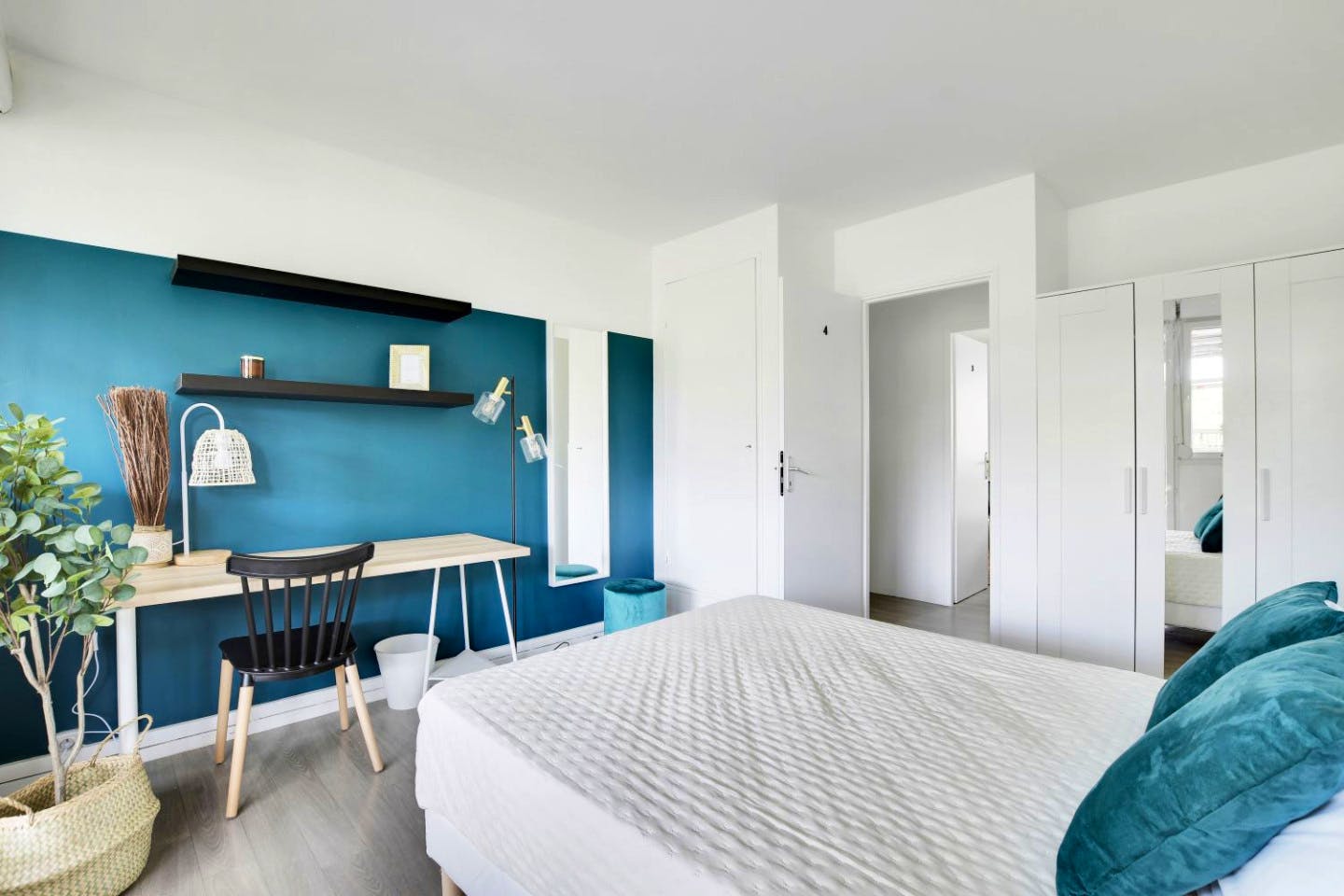 With-Balcony 13 M² Room Near Paris - KRB35 - 2