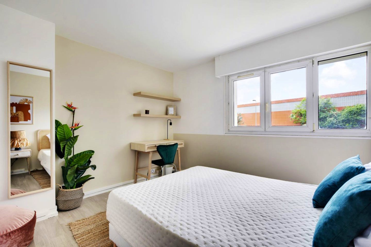 Natural 12 M² Room - 2