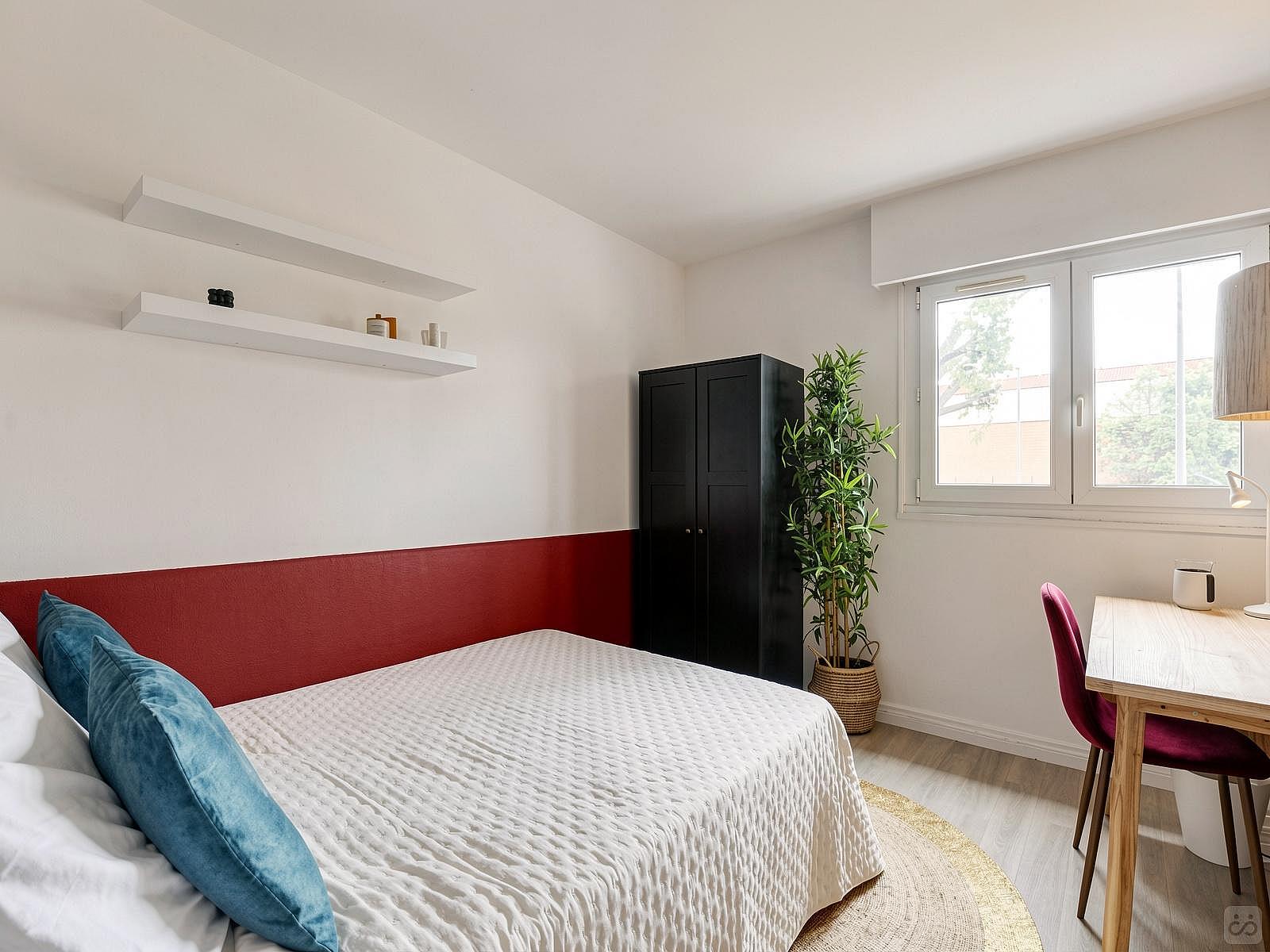 Contemporary 13 M² Room - 6