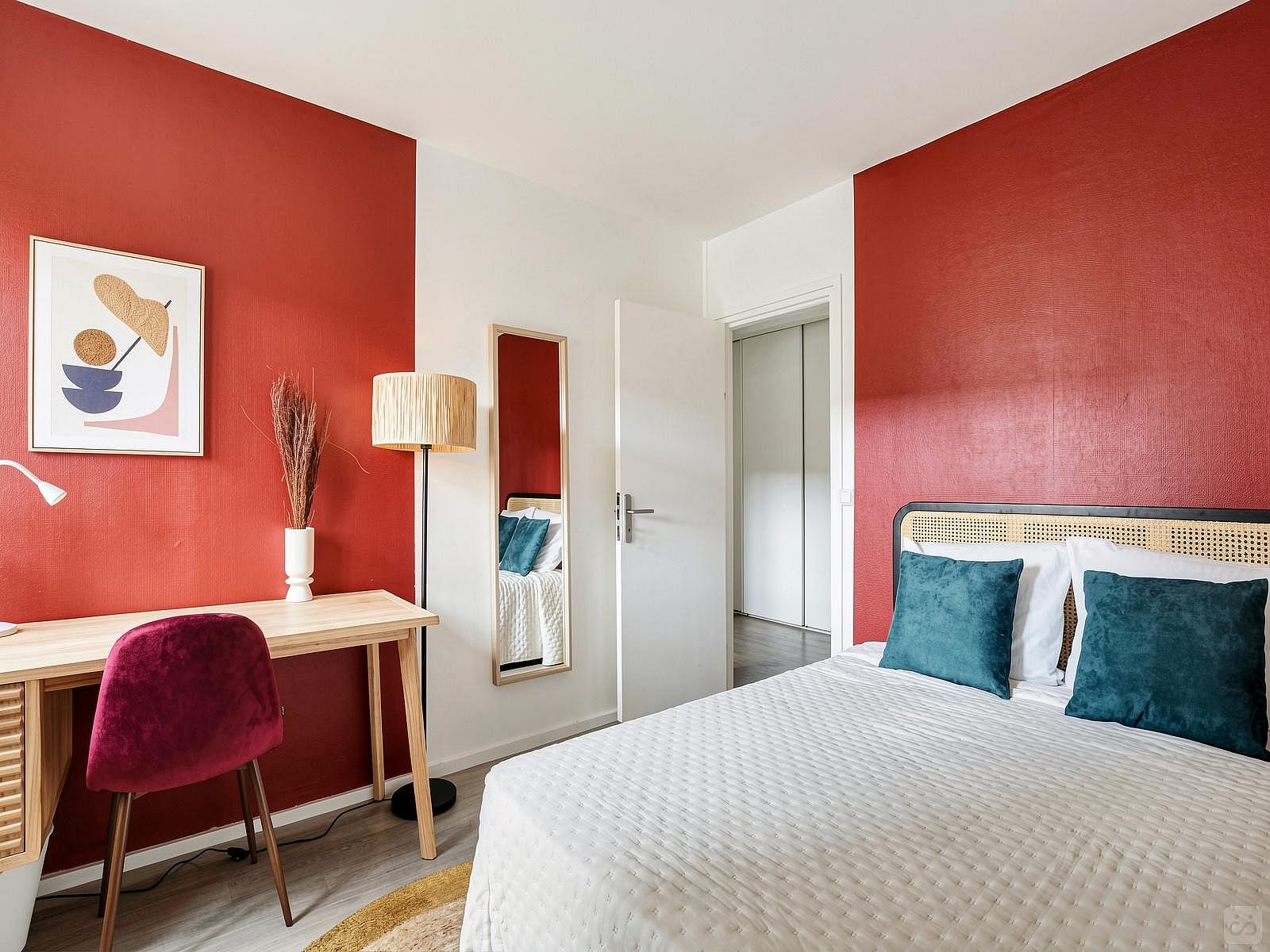 Contemporary 13 M² Room - 8