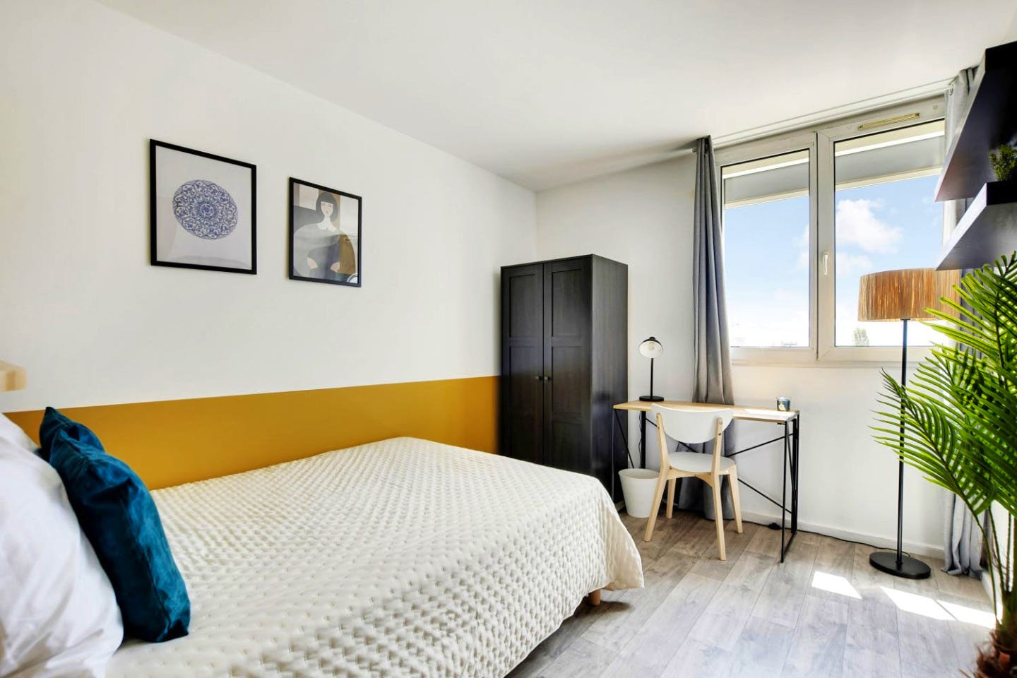 10 M² Contemporary Room - 4