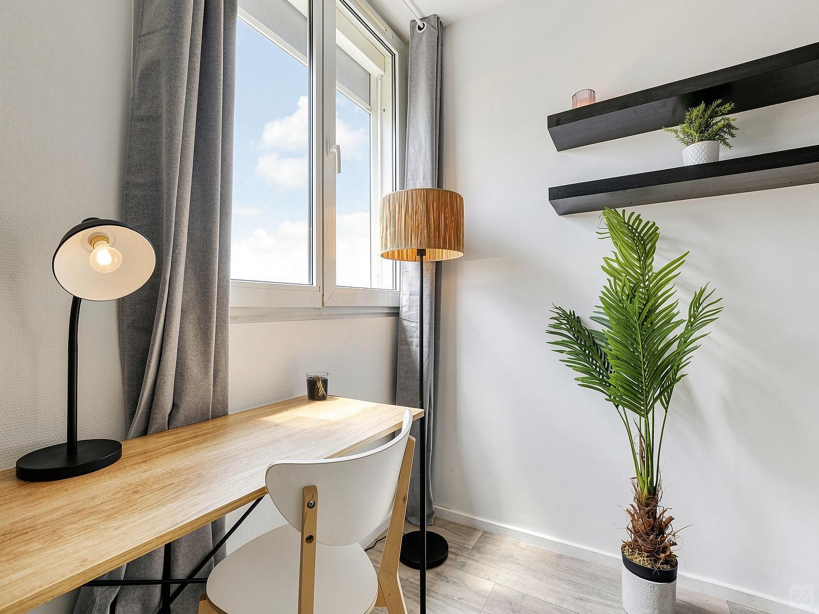 10 M² Contemporary Room - 13