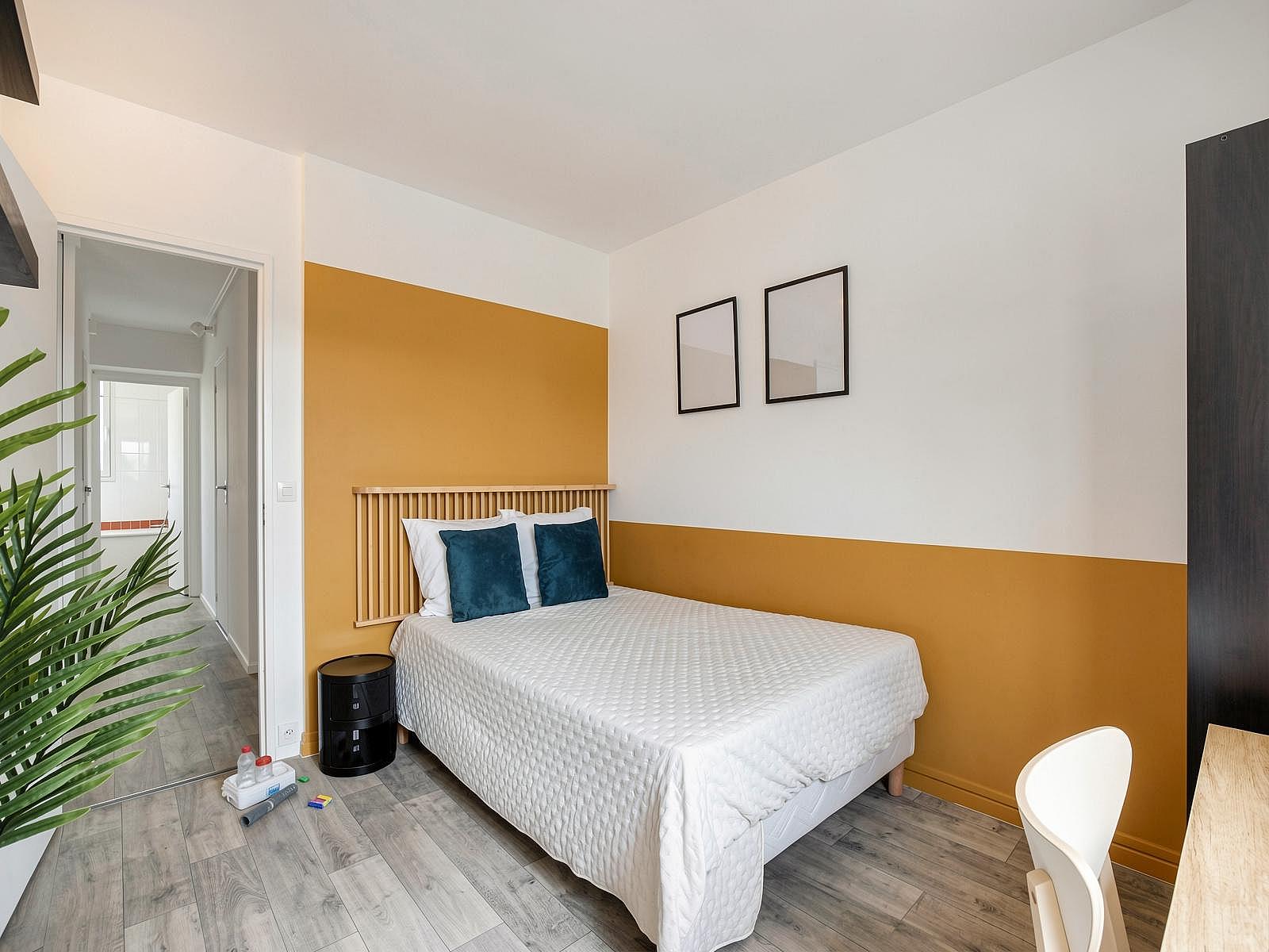 10 M² Contemporary Room - 16