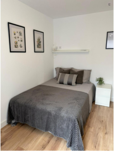 ffc8b97425d7ca08d2666cb650ab520101599dc6ab89bc4645c353c7006098bf.jpg