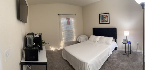 Private guest room & Private BathR