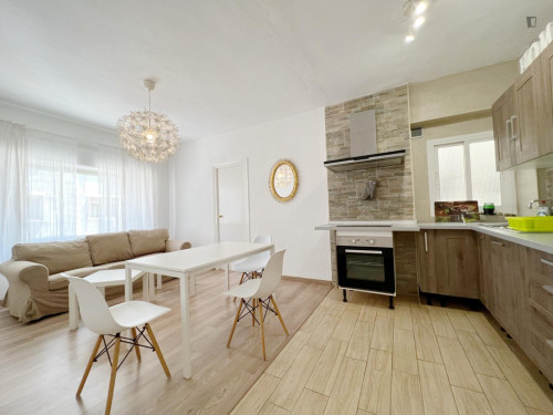 Homely double bedroom in the Beiro district - Gallery - 10