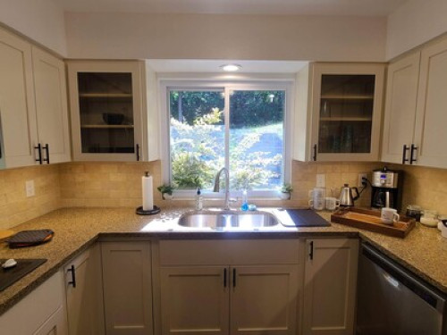 Serene Large Room w/ private bath