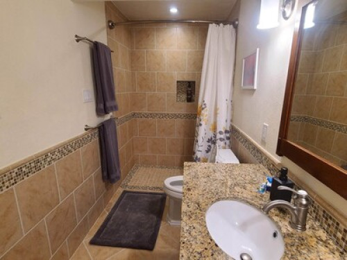 Serene Large Room w/ private bath